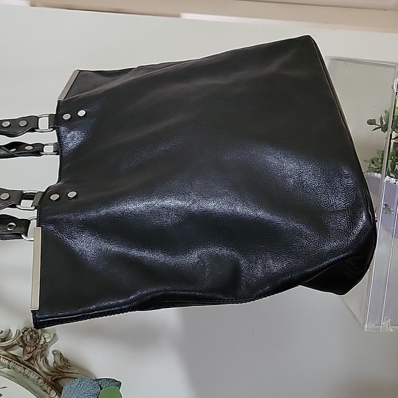 KENNETH COLE 🥰EXTRA LARGE 😍BLACK LEATHER TOTE BAG 🖤🐢 - Picture 7 of 16